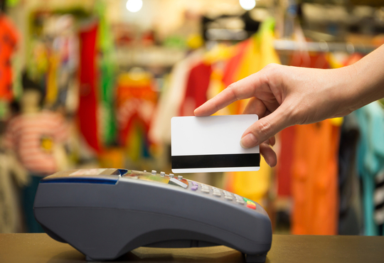 Keunggulan Kartu Kredit Dibandingkan Uang Tunai